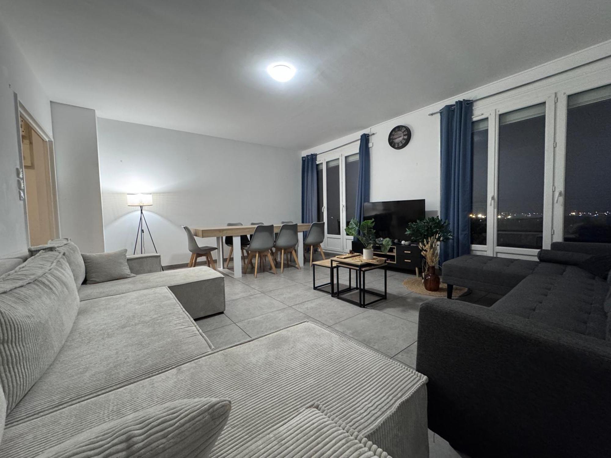 Апартаменты Le Spacieux - Circuit - Parking - 8 Personnes - Reve Au Mans Ле-Ман Экстерьер фото
