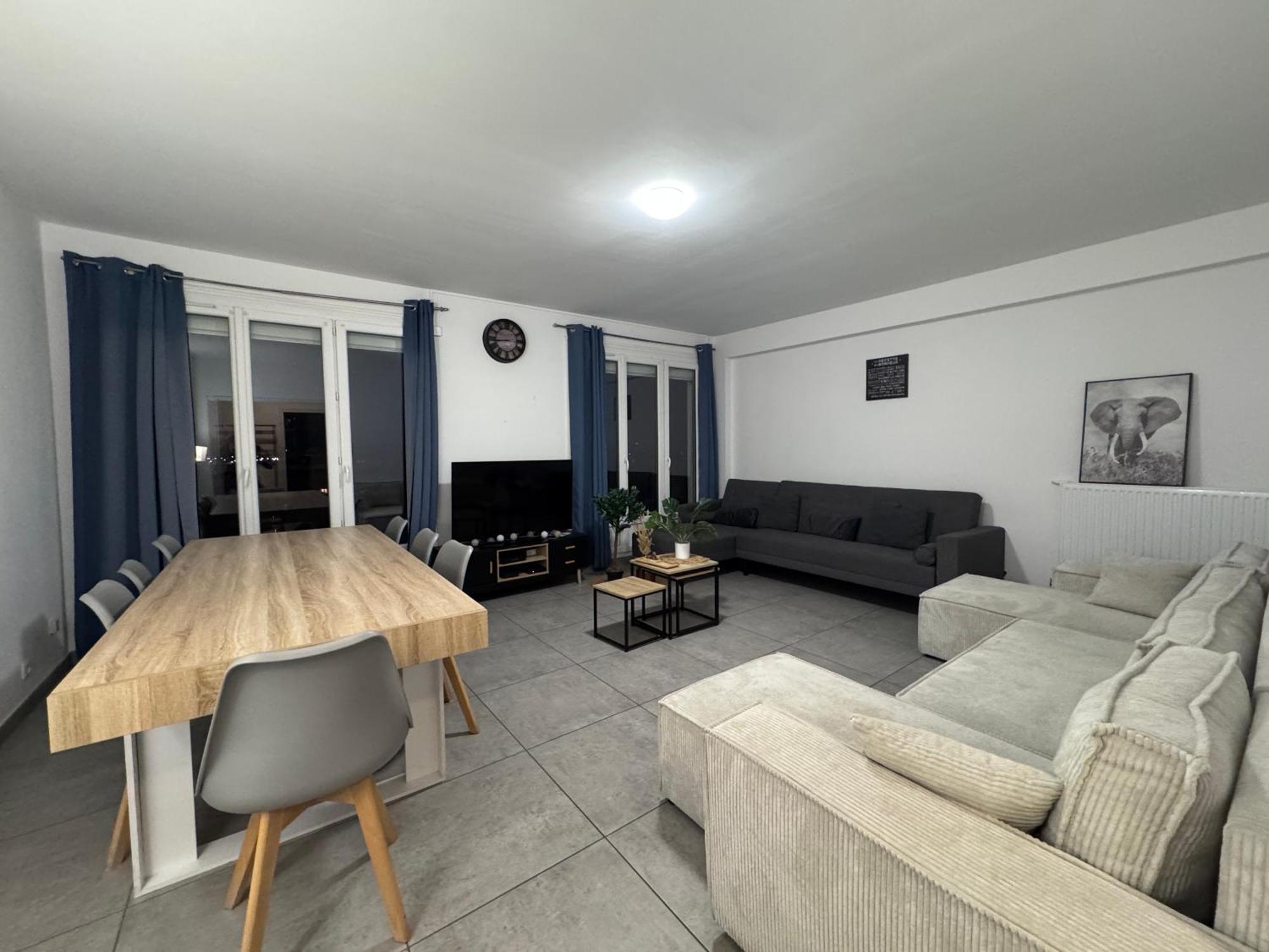 Апартаменты Le Spacieux - Circuit - Parking - 8 Personnes - Reve Au Mans Ле-Ман Экстерьер фото